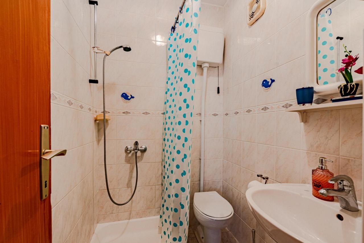 Apartments And Rooms With Parking Space Мали Стон Екстериор снимка